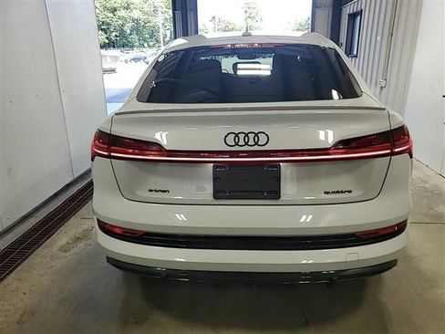 Used 2021 Audi e-tron Prestige w/ Prestige Package AWD/4WD image 15