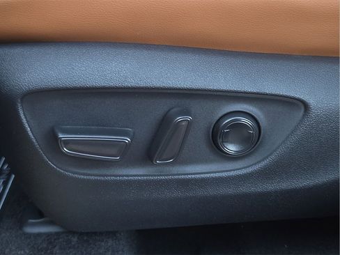 New 2026 Toyota Highlander Platinum image 19