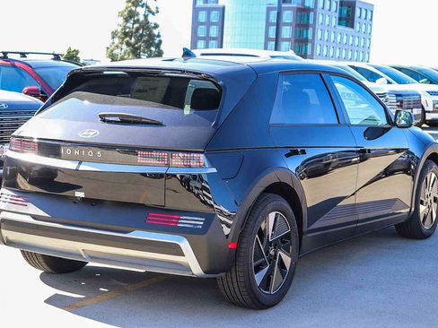 New 2026 Hyundai Ioniq 5 SEL image 6