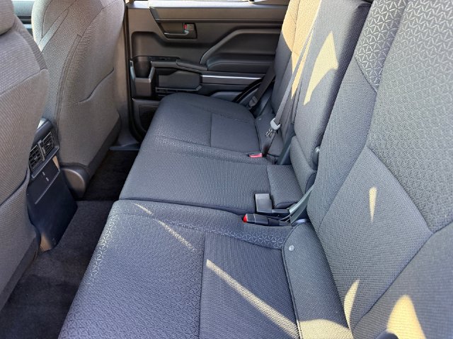 Used 2025 Toyota 4Runner SR5 AWD/4WD image 25