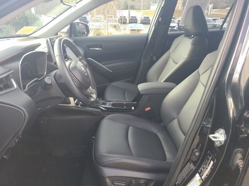 Used 2023 Toyota Corolla Cross XLE image 16