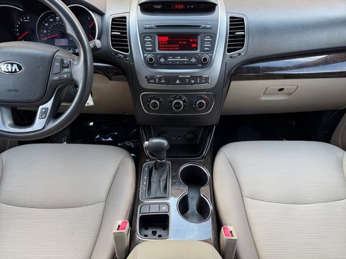 Used 2014 Kia Sorento LX AWD/4WD image 25