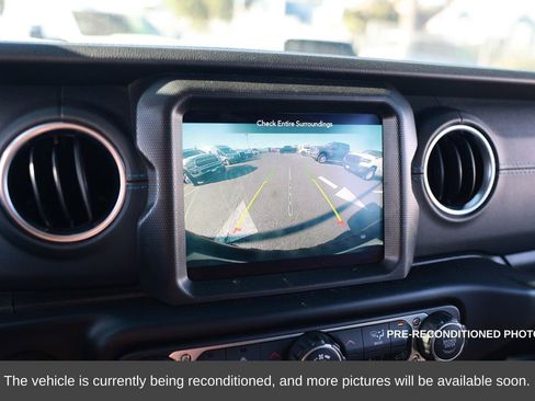 Used 2021 Jeep Wrangler Unlimited Rubicon 4xe w/ Steel Bumper Group image 17