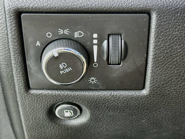 Used 2020 Jeep Grand Cherokee Altitude RWD image 20