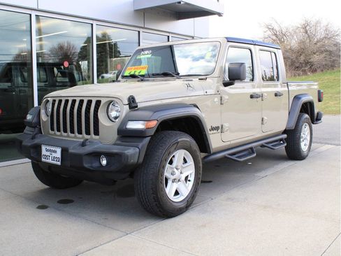 Used 2020 Jeep Gladiator Sport w/ Quick Order Package 24S AWD/4WD image 3