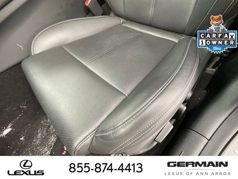 Used 2025 Genesis G70 2.5T image 21