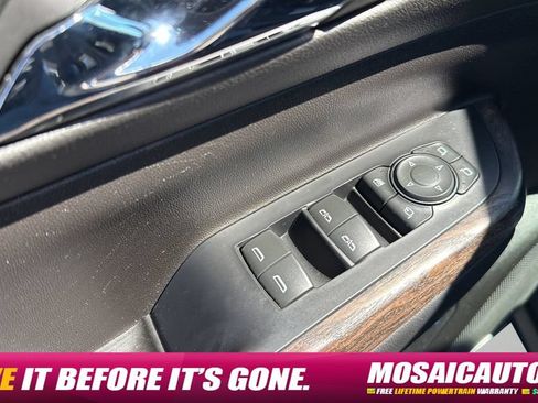 Used 2022 GMC Acadia Denali w/ GMC Pro Grade Package AWD/4WD image 27