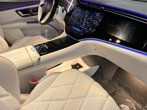 New 2025 Mercedes-Benz Maybach EQS 680 4MATIC image 21