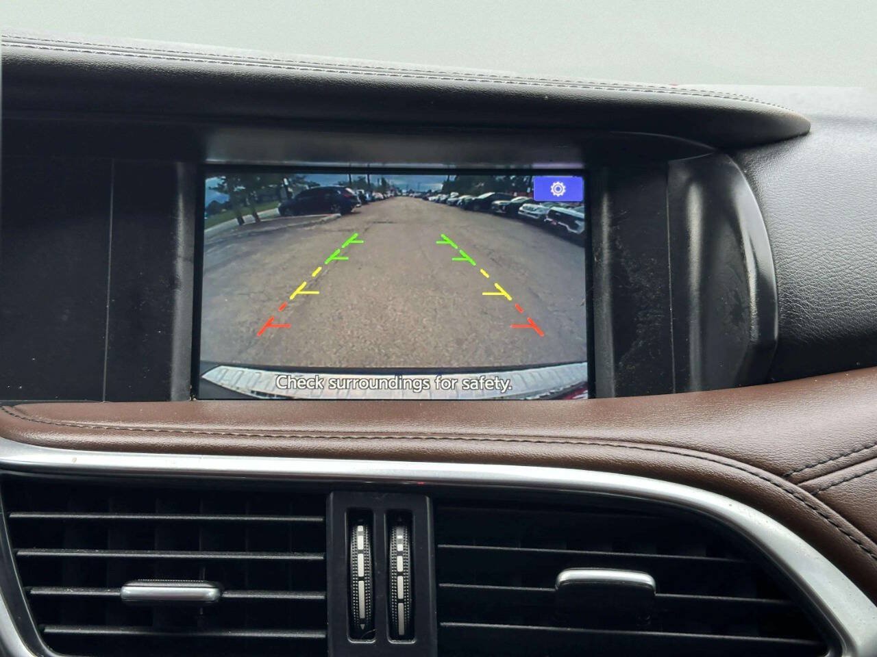 Used 2017 INFINITI QX30 Premium w/ Navigation Package AWD/4WD image 38