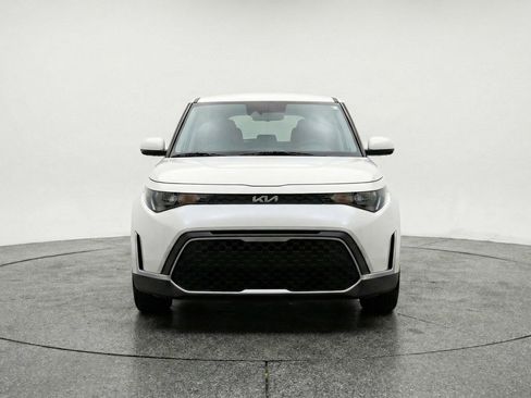 Used 2025 Kia Soul LX w/ LX Technology Package FWD image 2