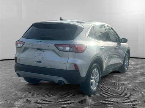 Used 2020 Ford Escape SE image 5