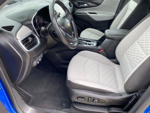 Used 2019 Chevrolet Equinox LT w/ Sun & Navigation Package image 11