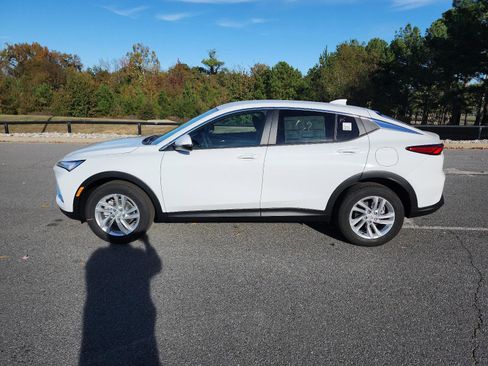 New 2026 Buick Envista Preferred image 2