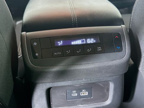 Used 2025 Nissan Pathfinder SV FWD image 26