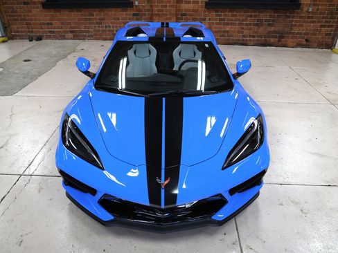 Used 2021 Chevrolet Corvette Stingray Convertible w/ Z51 Performance Package image 5