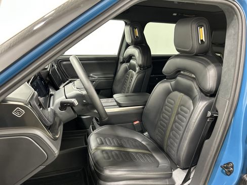 Used 2025 Rivian R1S Adventure Dual AWD/4WD image 20