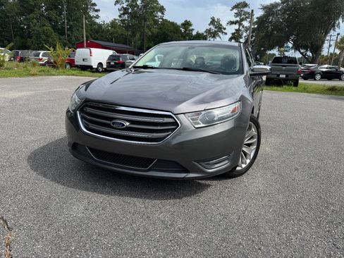Used 2013 Ford Taurus Limited FWD image 28