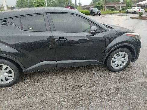 Used 2021 Toyota C-HR LE FWD image 21