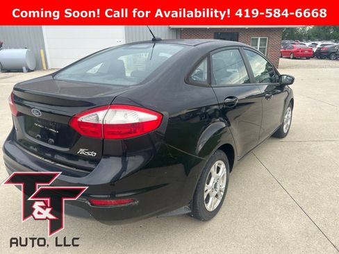 Used 2014 Ford Fiesta SE FWD image 4