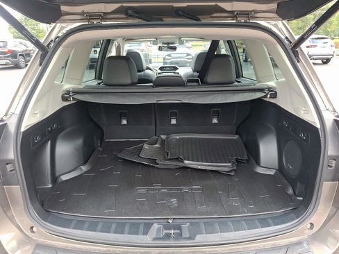 Used 2021 Subaru Forester Limited image 31