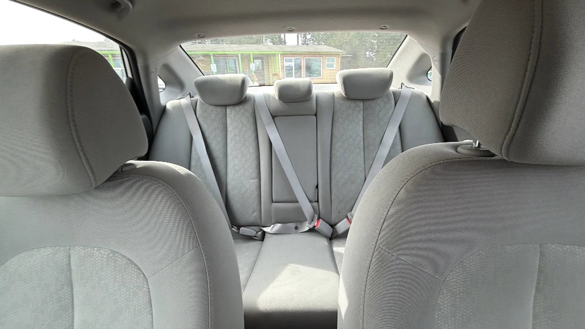 Used 2010 Hyundai Elantra GLS FWD image 9