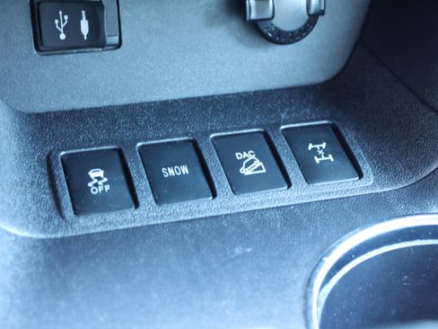 Used 2015 Toyota Highlander Limited Platinum image 28