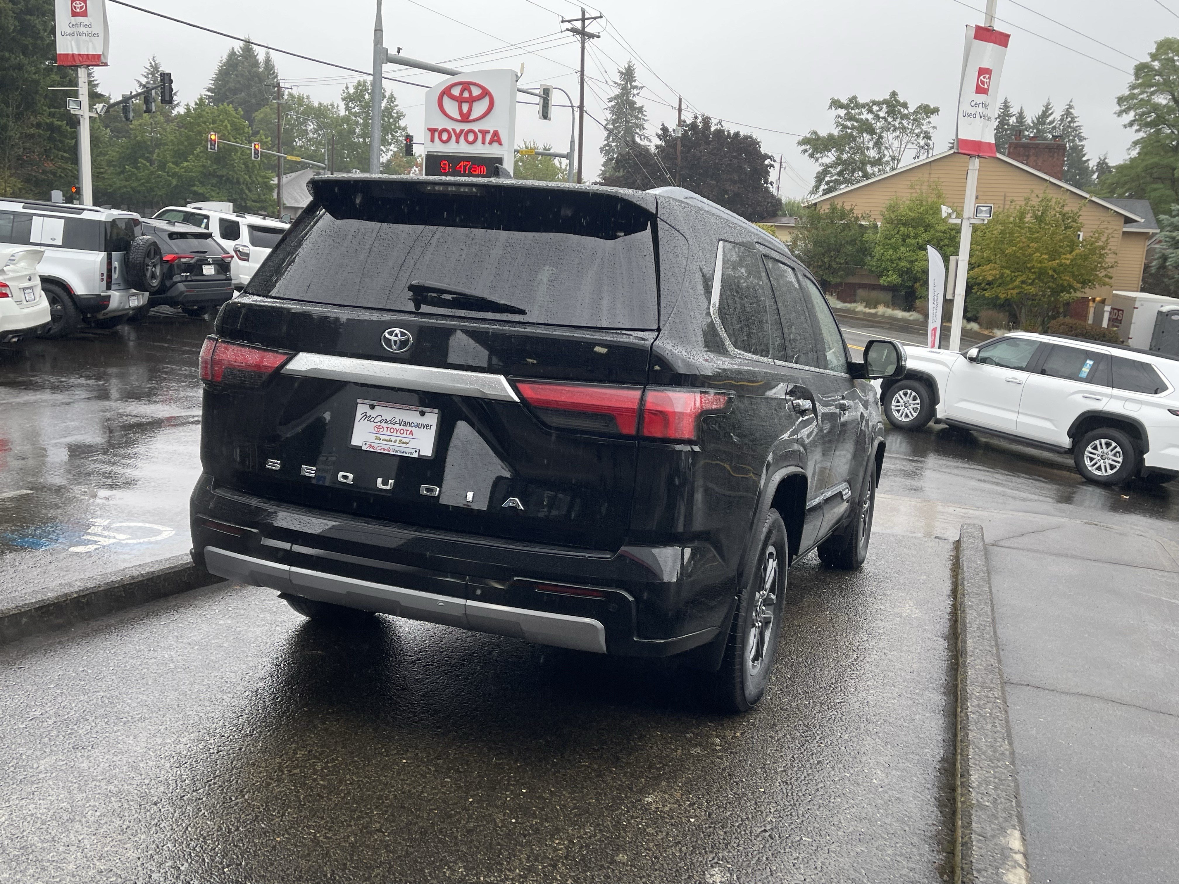 Certified 2023 Toyota Sequoia Capstone AWD/4WD image 7