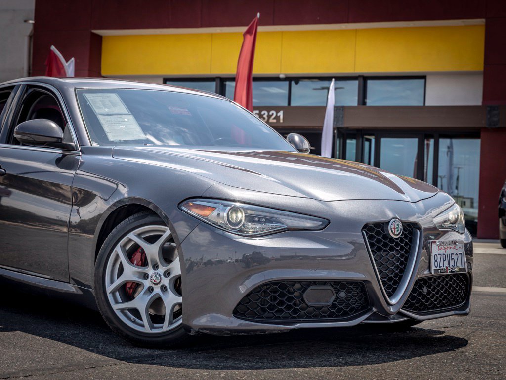 Used 2018 Alfa Romeo Giulia Ti w/ TI Leather Package RWD image 3