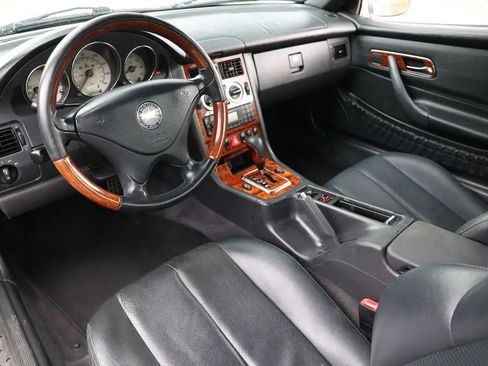 Used 2001 Mercedes-Benz SLK 320 image 2