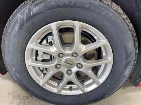 Certified 2025 Chrysler Pacifica Select FWD image 10