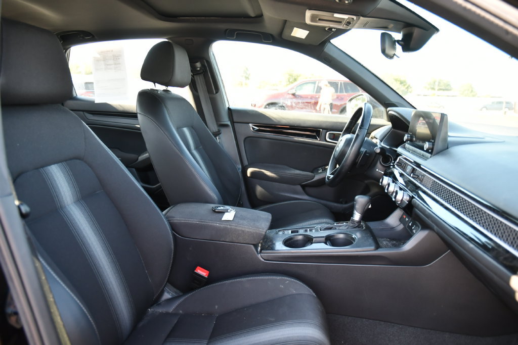 Used 2025 Honda Civic Sport image 26