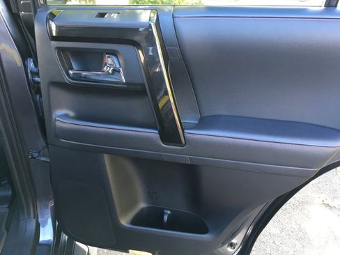 Used 2015 Toyota Highlander XLE AWD/4WD image 29