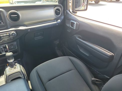 Used 2021 Jeep Wrangler Unlimited Sport AWD/4WD image 17