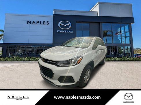 Used 2020 Chevrolet Trax LT w/ LT Convenience Package image 1