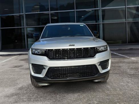 New 2025 Jeep Grand Cherokee Altitude RWD image 2