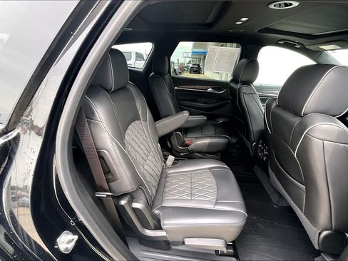Used 2024 Buick Enclave Avenir w/ Avenir Technology Package AWD/4WD image 24