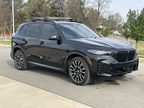Used 2024 BMW X5 xDrive40i w/ M Sport Package image 2