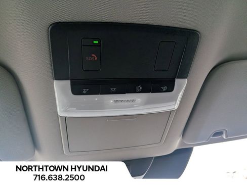 Used 2025 Nissan Pathfinder SV image 24