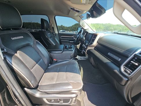 Used 2022 RAM 1500 Laramie AWD/4WD image 12