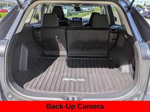 Used 2024 Toyota RAV4 LE AWD/4WD image 9