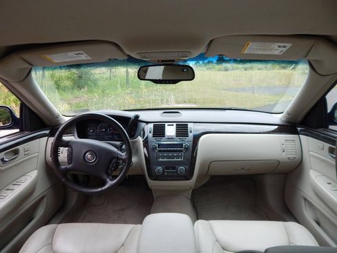 Used 2008 Cadillac DTS FWD image 20