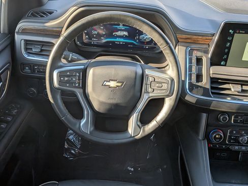 Used 2024 Chevrolet Suburban Premier image 20