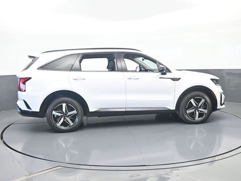 Used 2022 Kia Sorento EX w/ Panoramic Sunroof Package FWD image 7