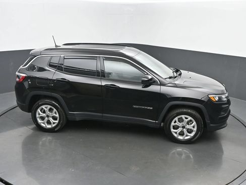 Used 2025 Jeep Compass Latitude AWD/4WD image 50