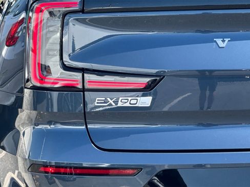 Used 2025 Volvo EX90 Ultra image 28