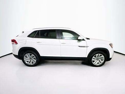 Used 2022 Volkswagen Atlas Cross Sport SE w/ Panoramic Sunroof Package FWD image 10