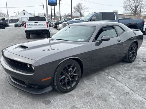 Used 2022 Dodge Challenger R/T w/ Blacktop Package image 8