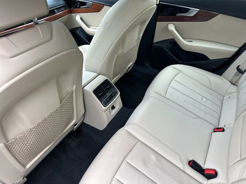 Used 2023 Audi A4 2.0T Premium w/ Convenience Package image 4