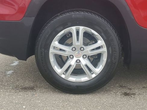 Used 2023 GMC Terrain SLE w/ Driver Convenience Package image 5