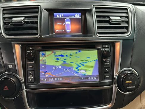 Used 2013 Toyota Highlander Limited image 23